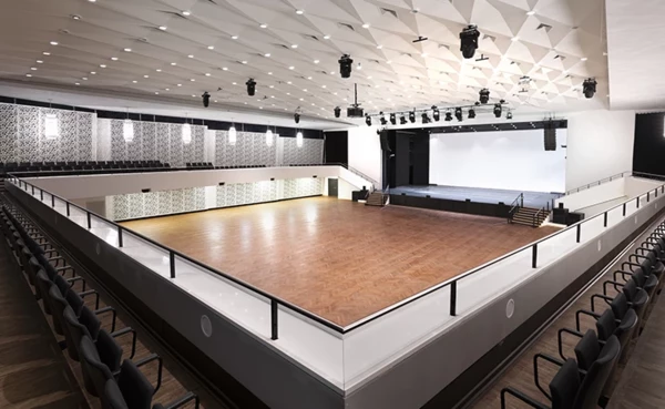 Blick von der Empore im Großen Saal, Rhein-Mosel-Halle, Koblenz © Gauls die Fotografen
