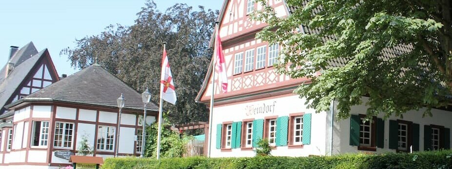 Das Weindorf in Koblenz © Koblenz-Touristik, Swantje Nickolay Das Weindorf am Konrad-Adenauer-Ufer in Koblenz © Koblenz-Touristik, Swantje Nickolay