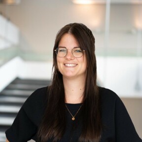 Laura Pinkau, plaatsvervangend hoofd van de afdeling Evenementen & Projecten © Koblenz-Touristik GmbH, Désirée von Canal Laura Pinkau, plaatsvervangend hoofd van de afdeling Evenementen & Projecten © Koblenz-Touristik GmbH, Désirée von Canal