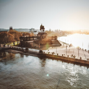 Das Deutsche Eck beim Sonnenuntergang im Herbst ©Koblenz-Touristik GmbH, Christian Görtz